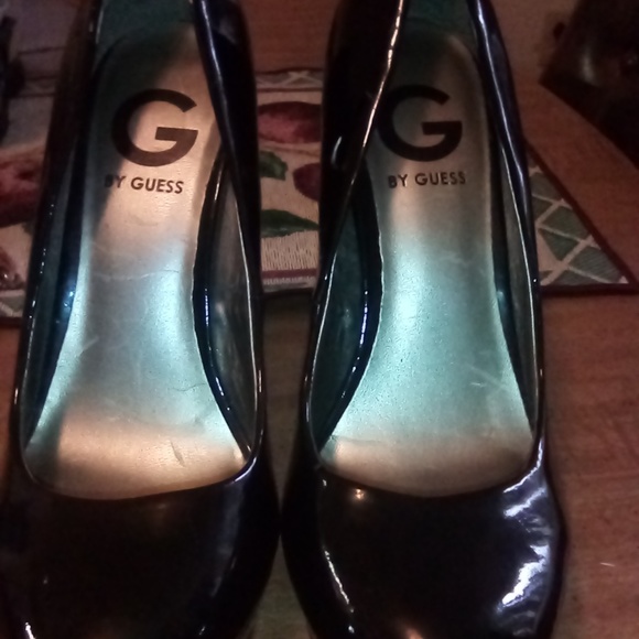 GUESS HEELS SIZE 7M - Picture 2 of 2